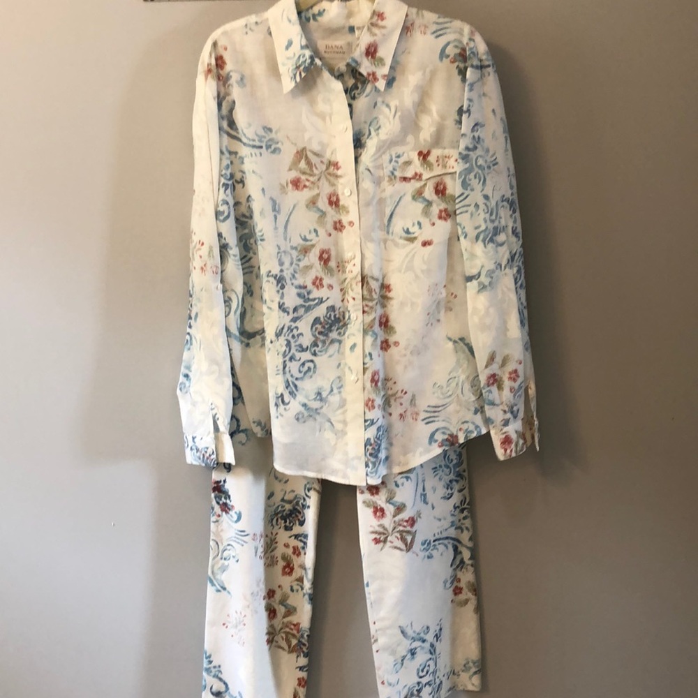 Floral linen blouse with cotton/spandex jeans